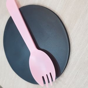 Spoon and plate toy for babies